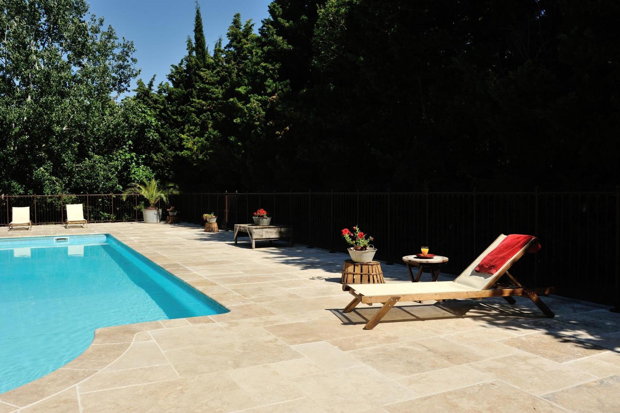 Chambres D'Hotes Domaine Des Machottes Grans Zewnętrze zdjęcie