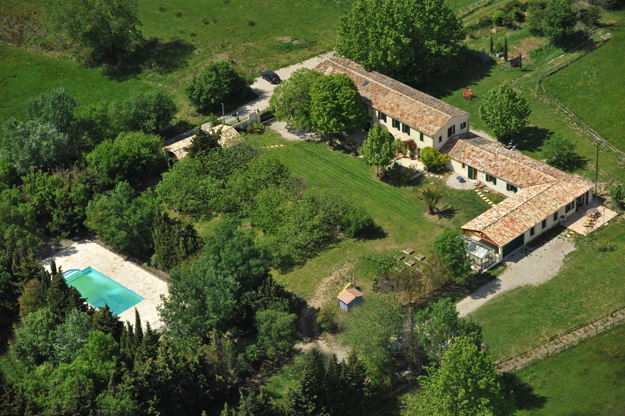 Chambres D'Hotes Domaine Des Machottes Grans Zewnętrze zdjęcie