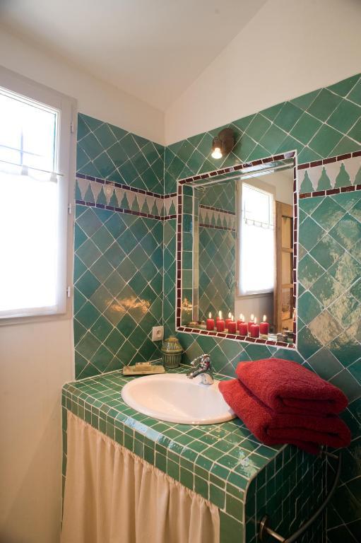 Chambres D'Hotes Domaine Des Machottes Grans Pokój zdjęcie